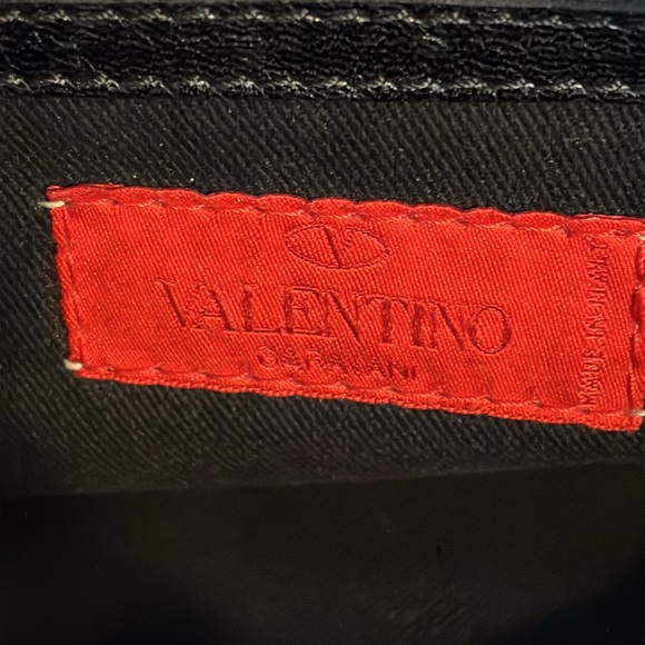 Gorgeous Valentino, black leather bag with dust bag original price $1395 - Picture 8 of 11